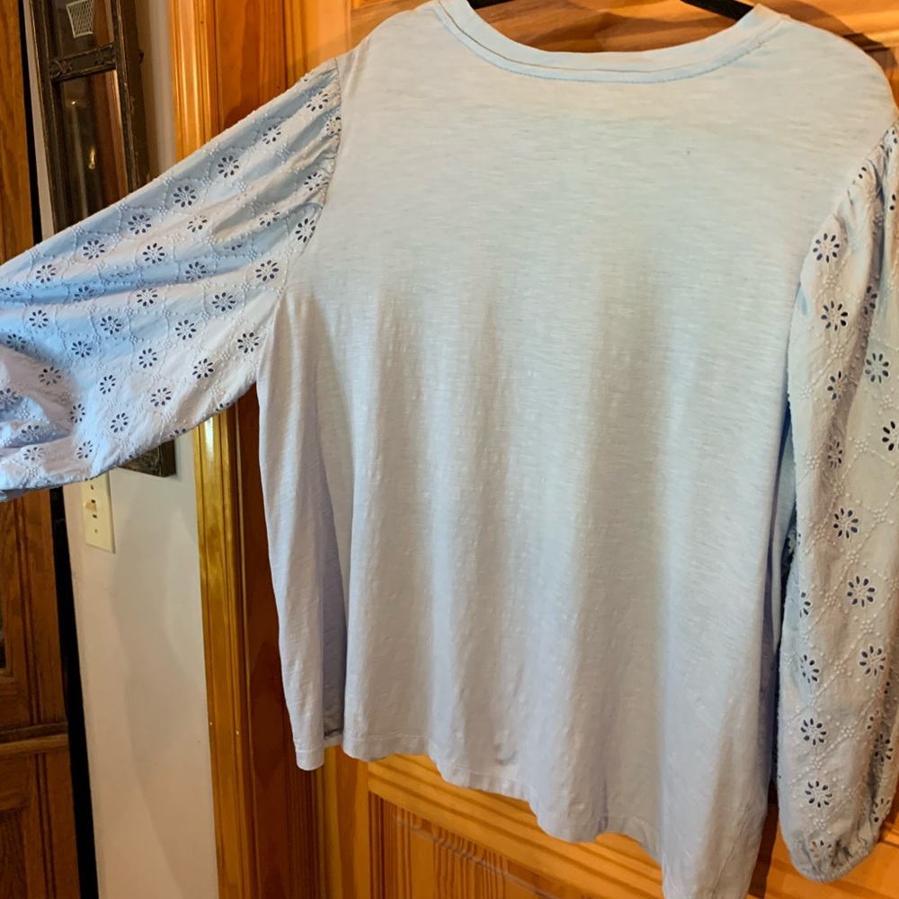 NWOT size 2X blouse with eyelet sleeves - Picture 6 of 8